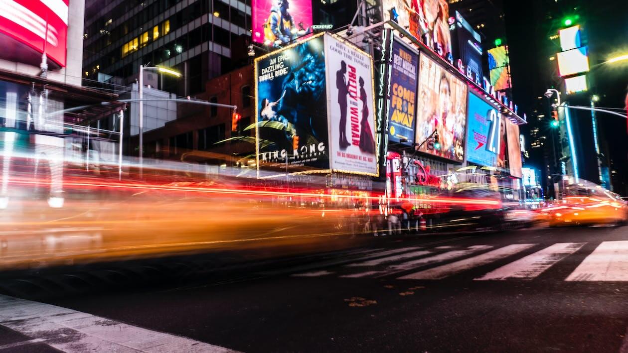 Publicidade nos dias de hoje: Como as marcas se conectam com os consumidores